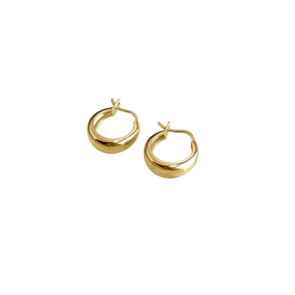 Aretes en oro amarillo de 18K argollas canoa